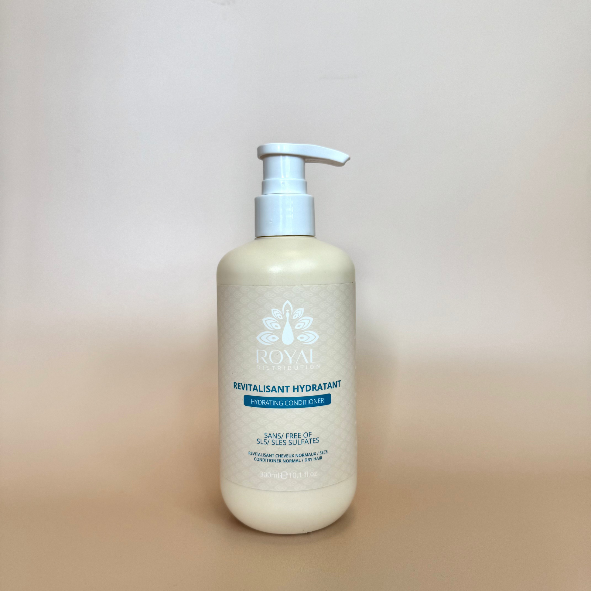 Royal hydrating conditioner that deeply moisturizes, detangles, and leaves hair soft, smooth, and shiny