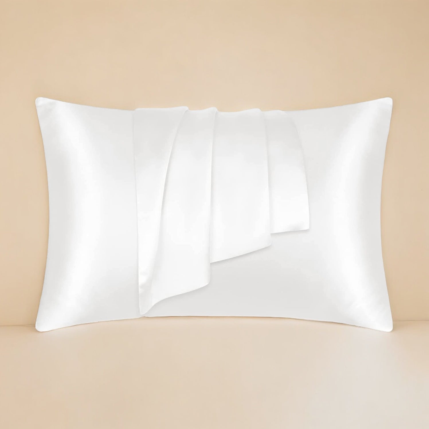 Royal satin pillowcase in white, designed to reduce friction on hair and skin, promoting smooth, healthy hair and a comfortable sleep.